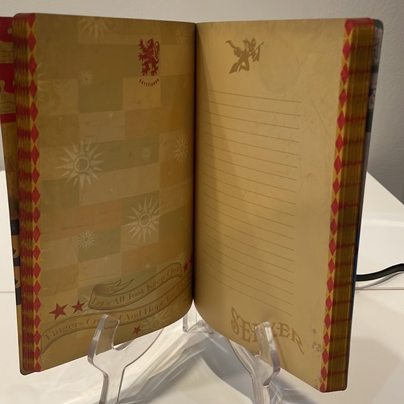 Harry Potter Hogwarts Journal - Picture 4 of 7